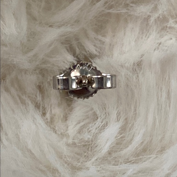 Single Diamond Earring - Picture 4 of 5